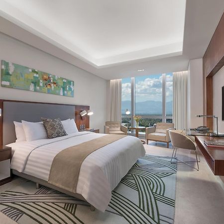 Richmonde Hotel Iloilo Экстерьер фото