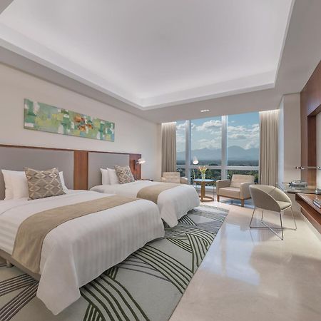 Richmonde Hotel Iloilo Экстерьер фото