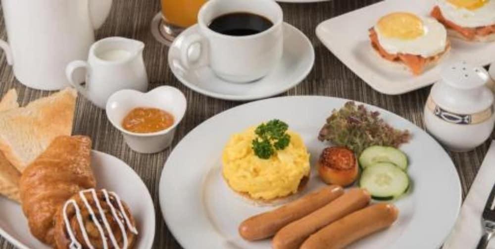 Richmonde Hotel Iloilo Экстерьер фото