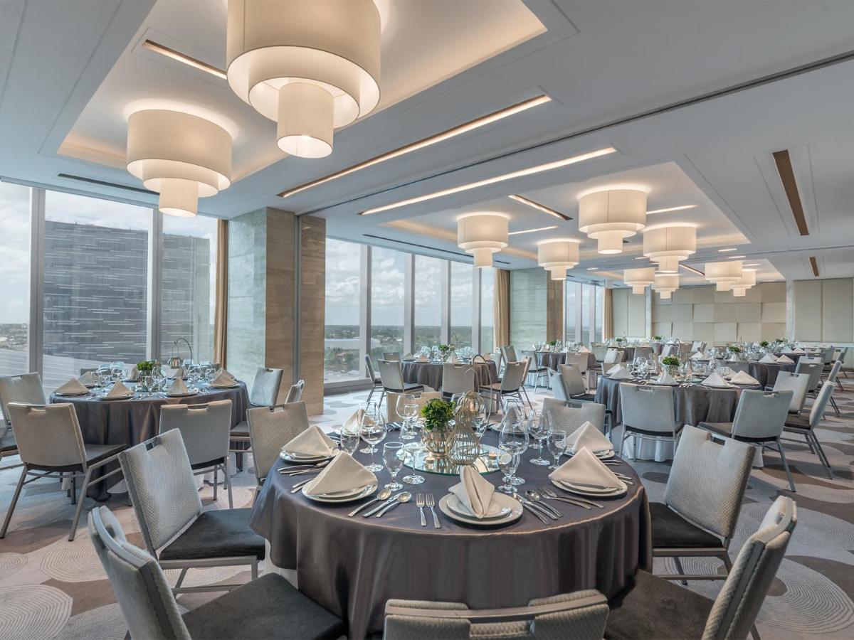 Richmonde Hotel Iloilo Экстерьер фото