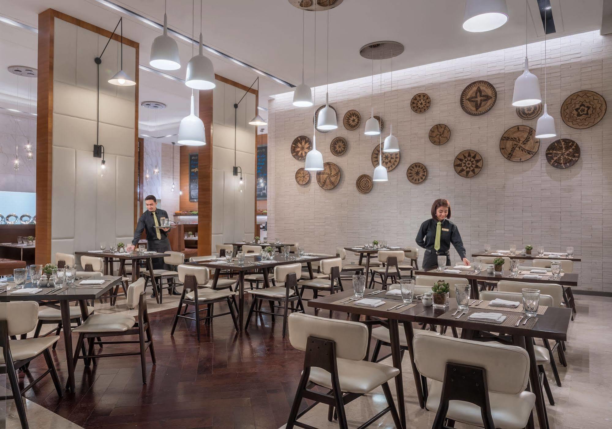 Richmonde Hotel Iloilo Экстерьер фото
